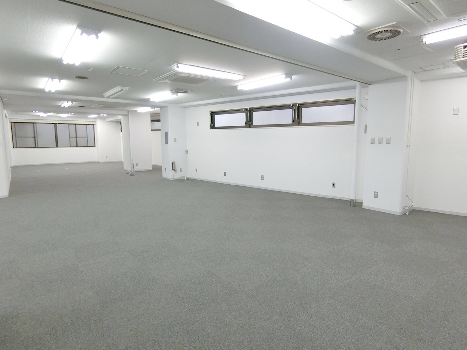 オフィス室内参考画像
