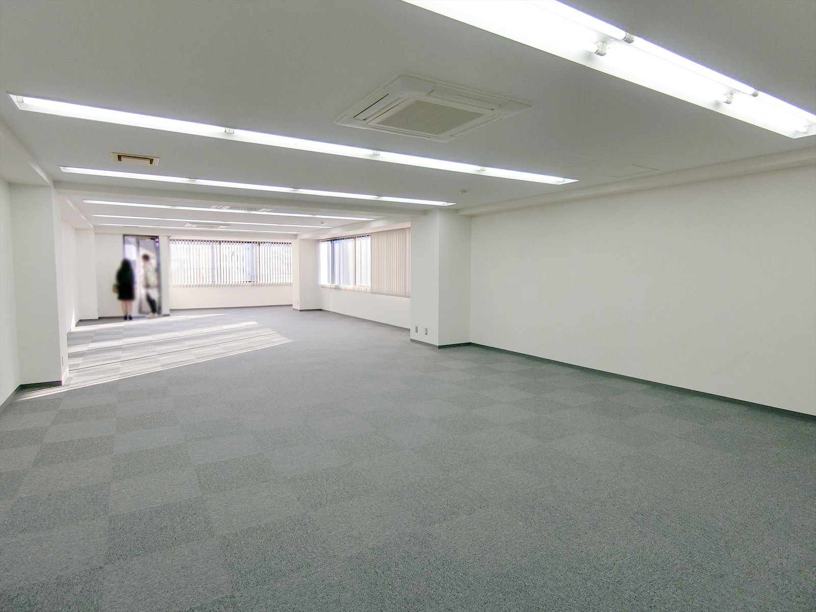 オフィス室内参考画像