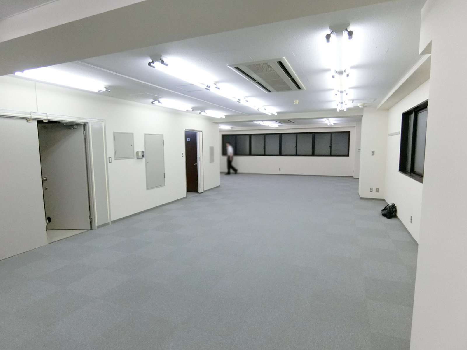 オフィス室内参考画像