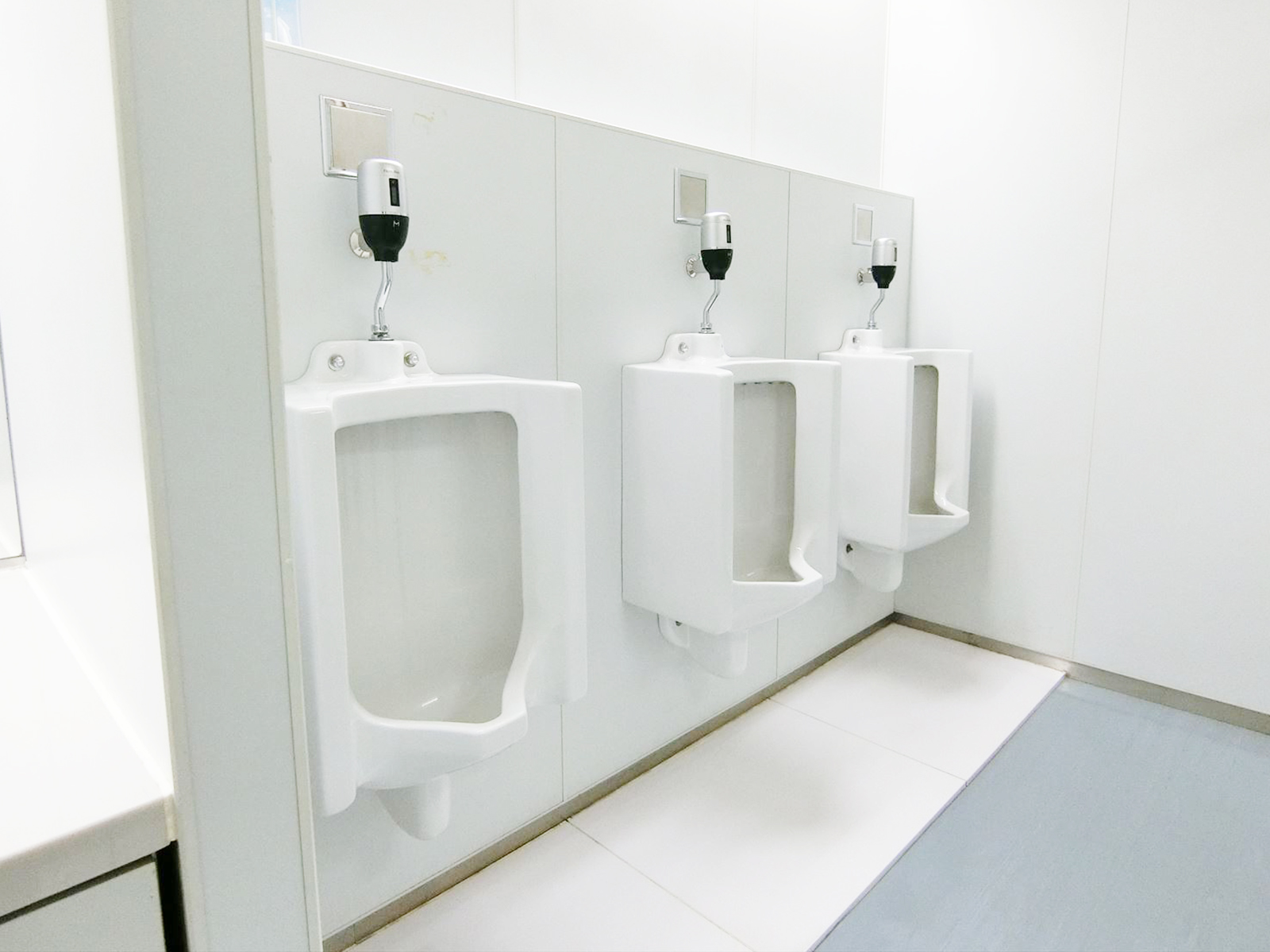 男性用トイレ