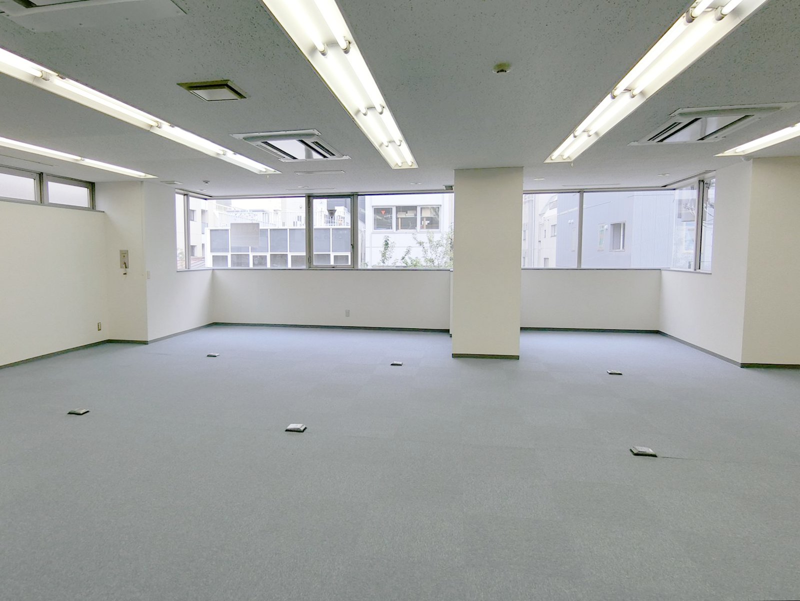 オフィス室内参考画像