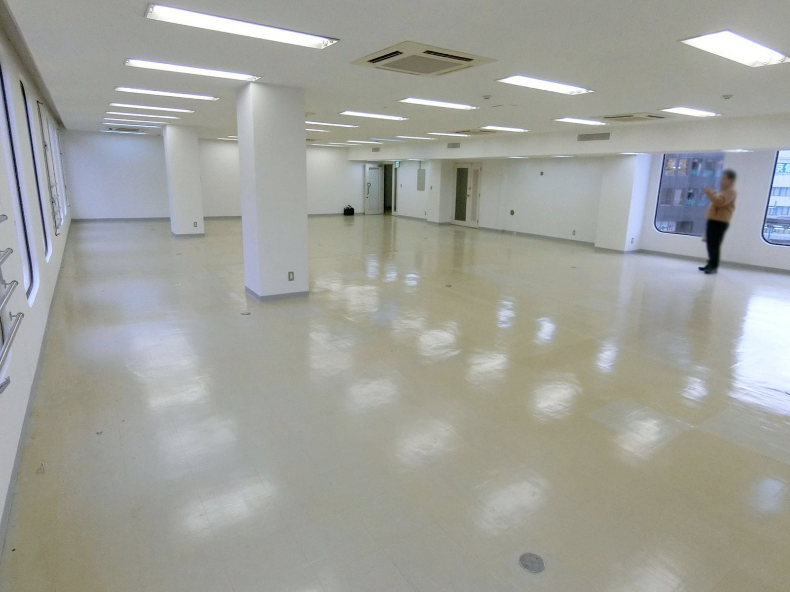 オフィス室内参考画像
