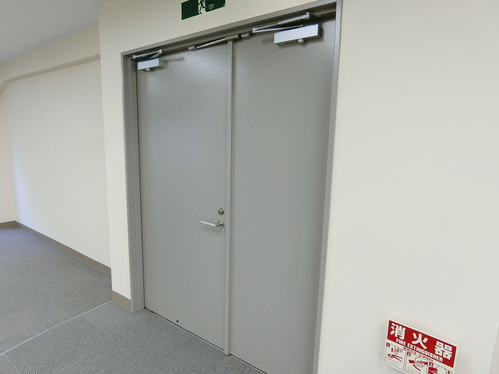 貸室出入り口