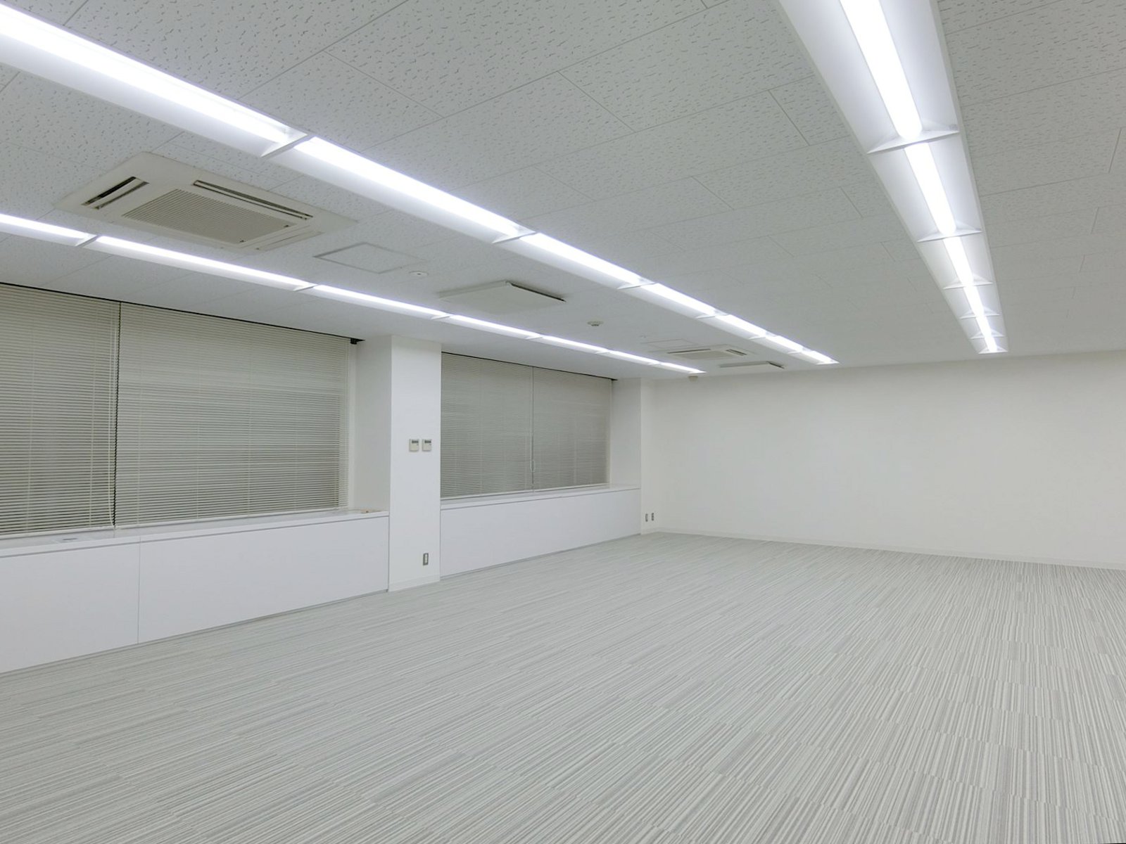 オフィス室内参考画像