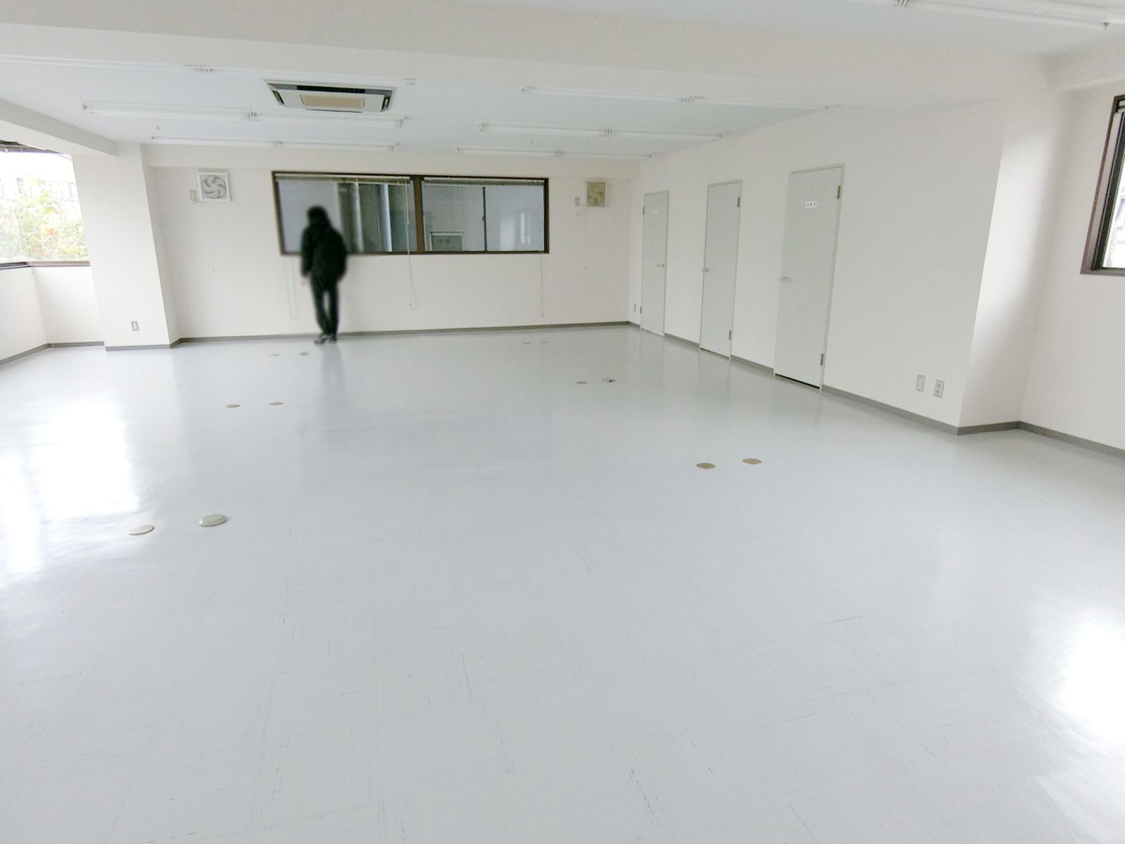 オフィス室内参考画像