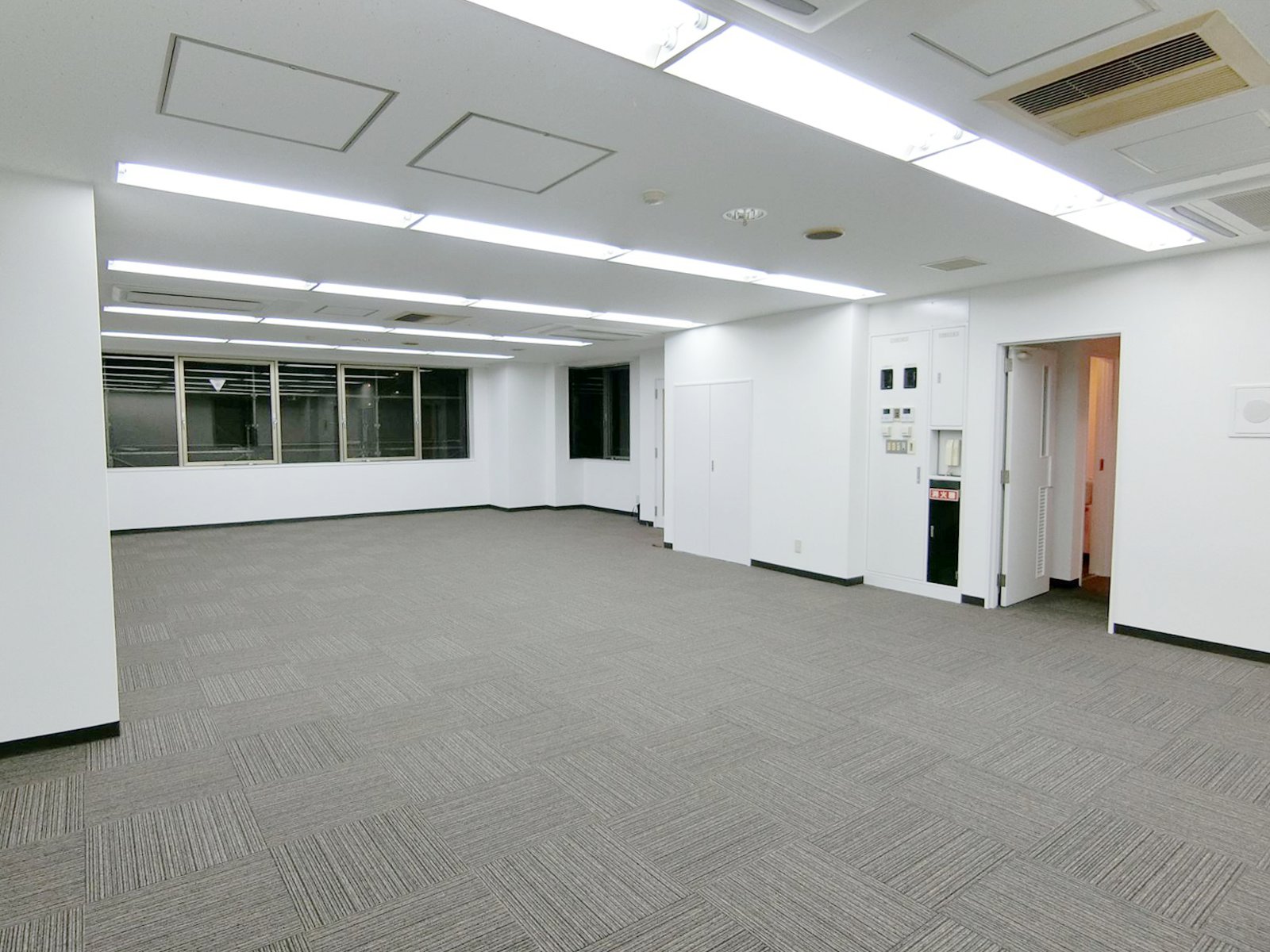 オフィス室内参考画像