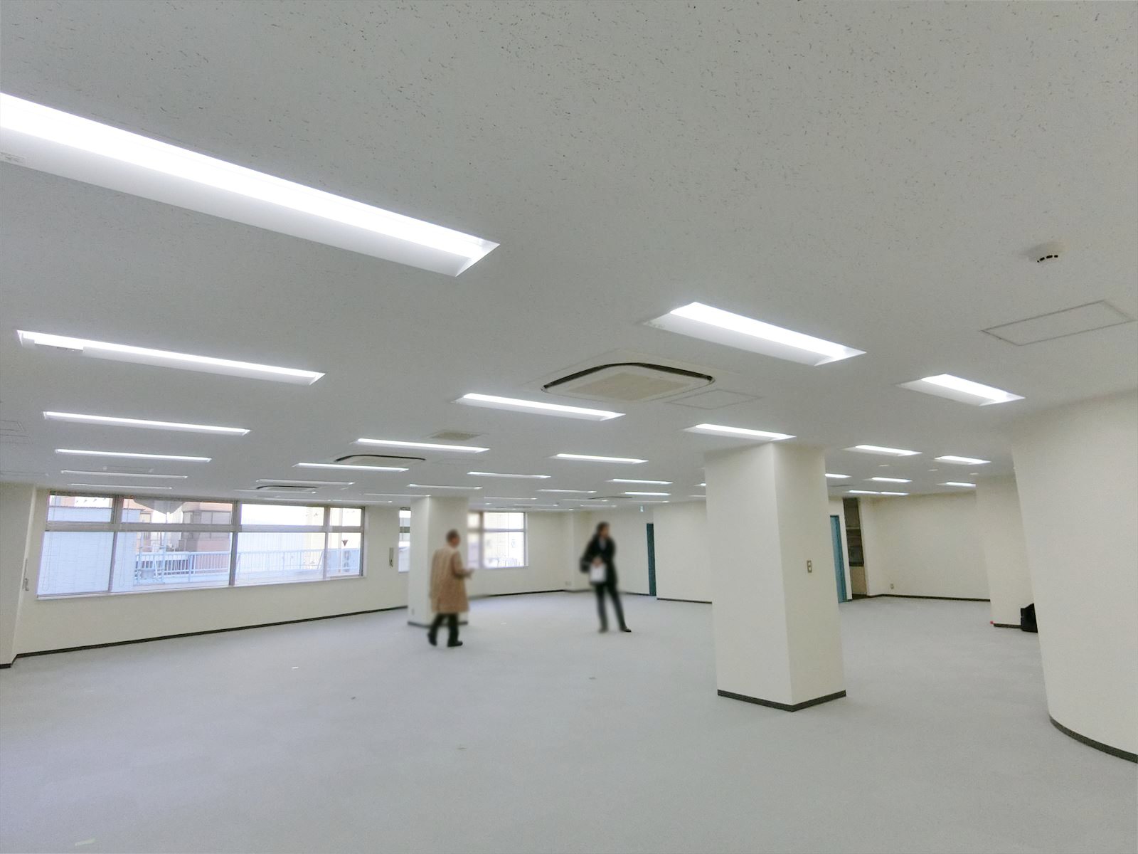 オフィス室内参考画像