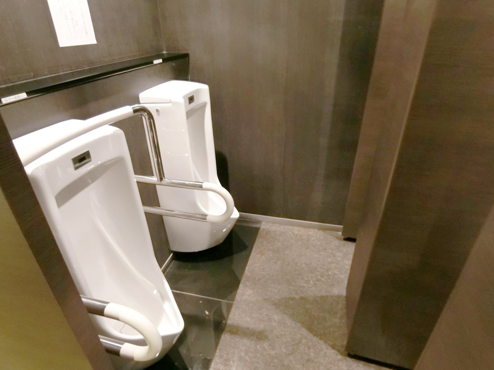 男性用トイレ