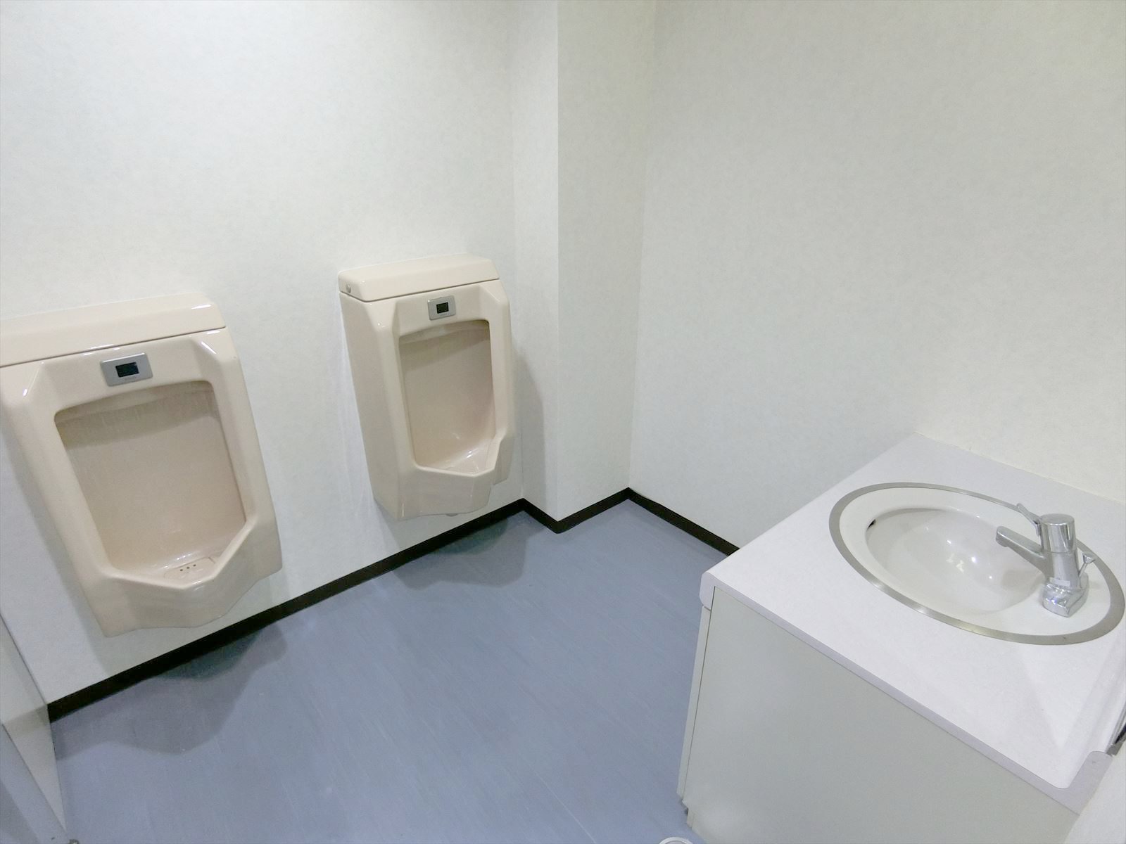 男性用トイレ