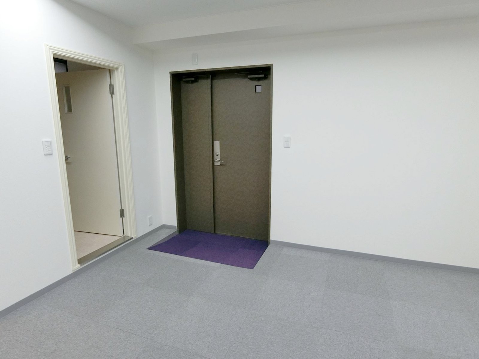 貸室出入口