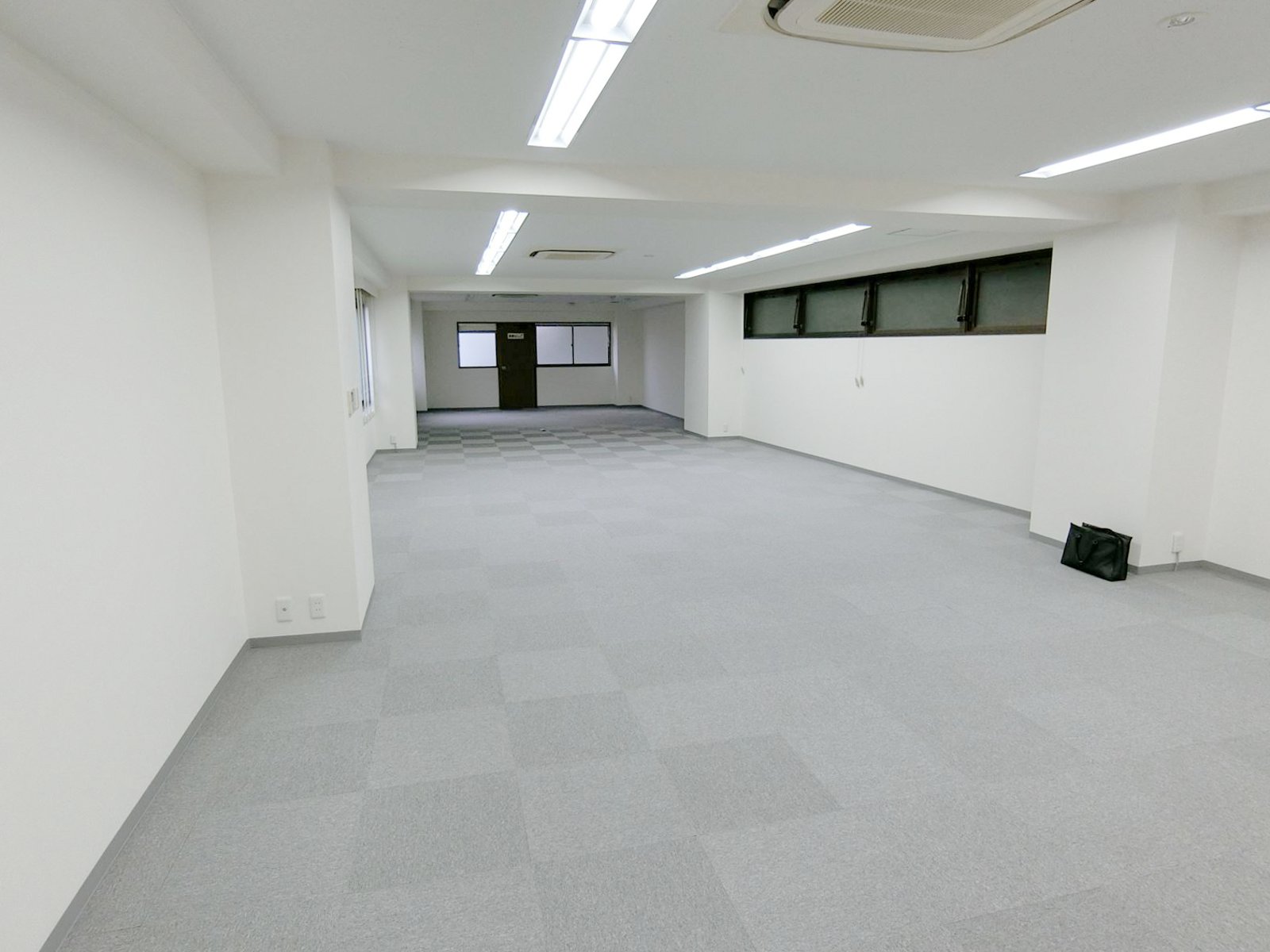 オフィス室内参考画像