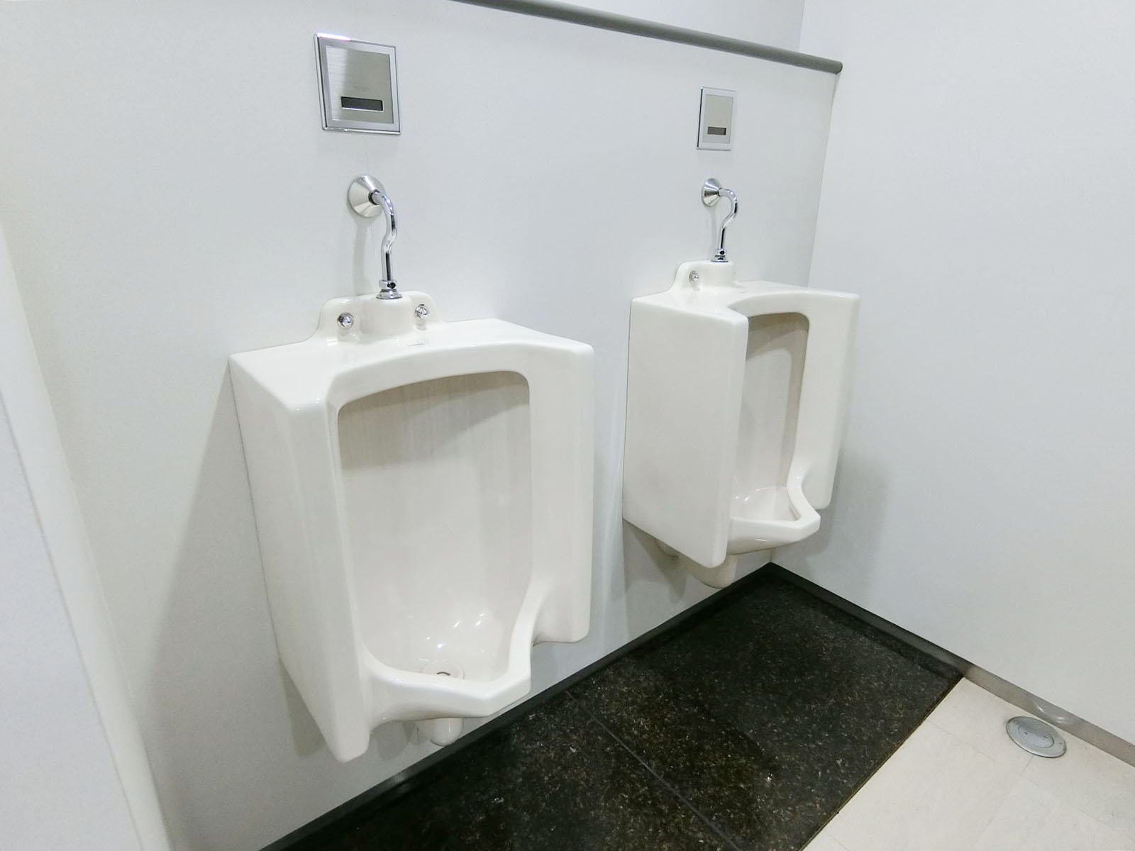 男性用トイレ