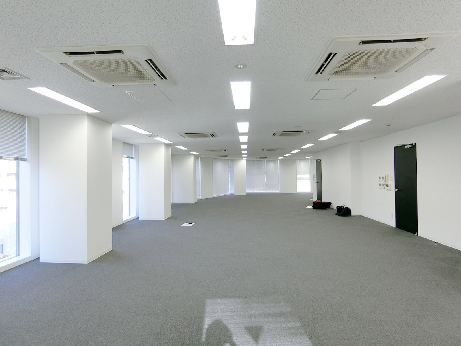 オフィス室内参考画像