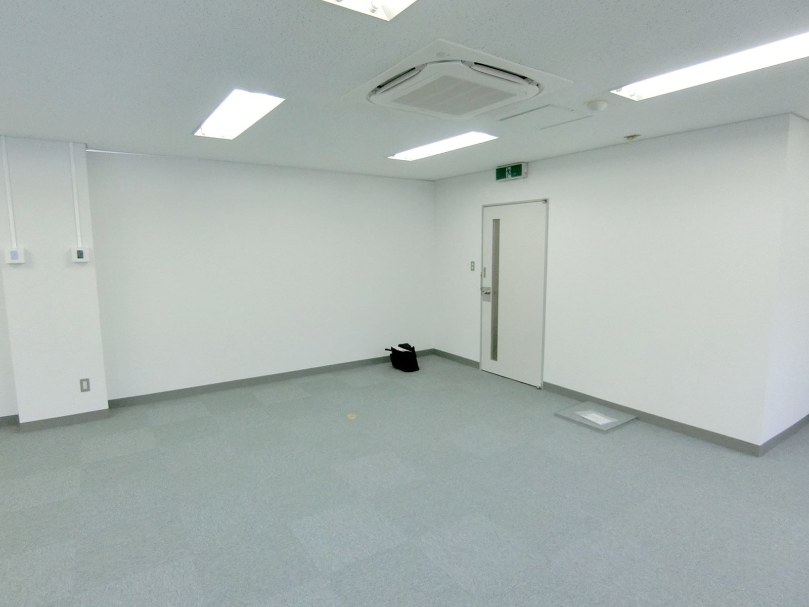 別角度からの様子