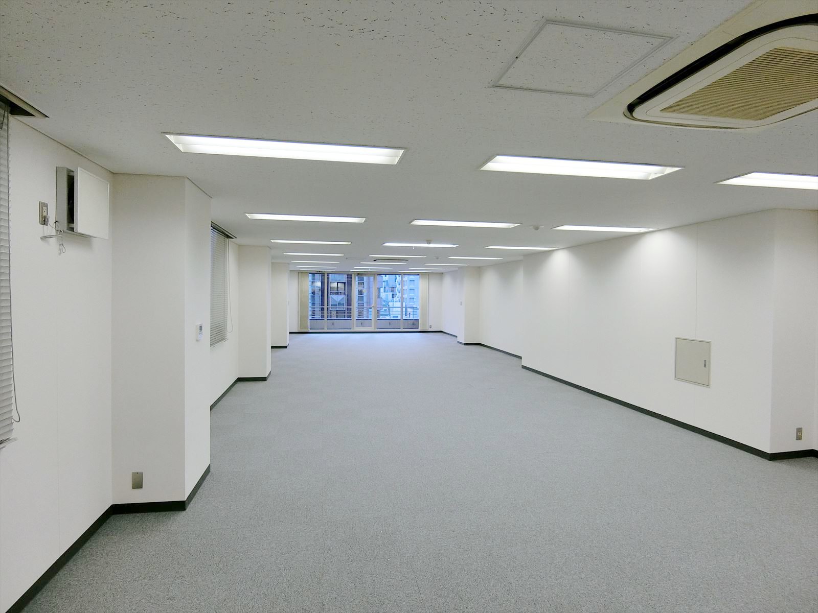 オフィス室内参考画像