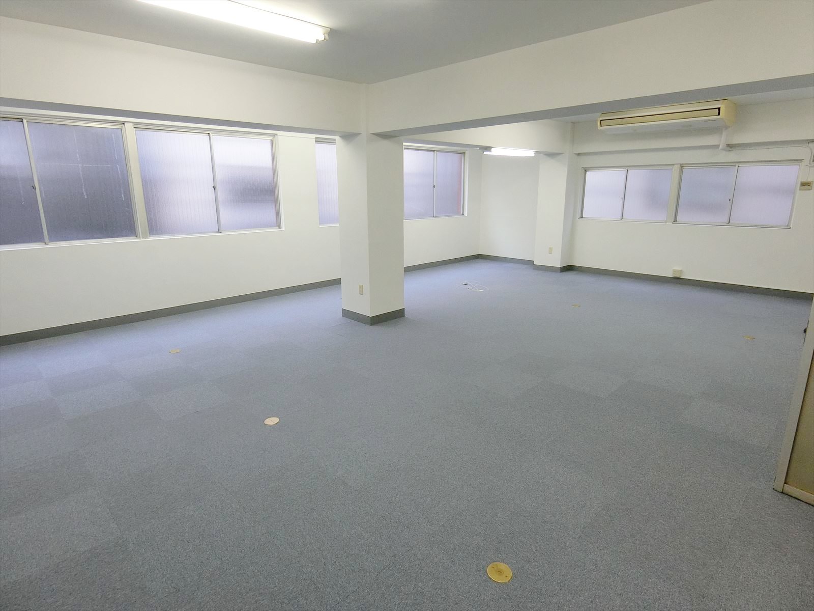 オフィス室内参考画像