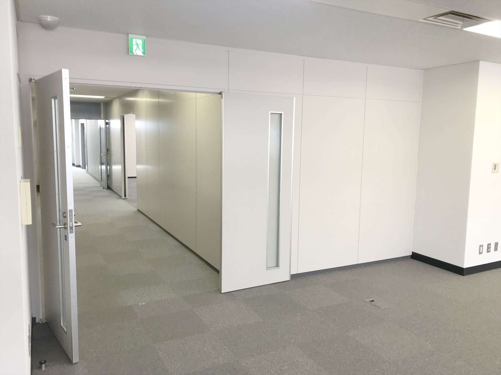 貸室出入り口