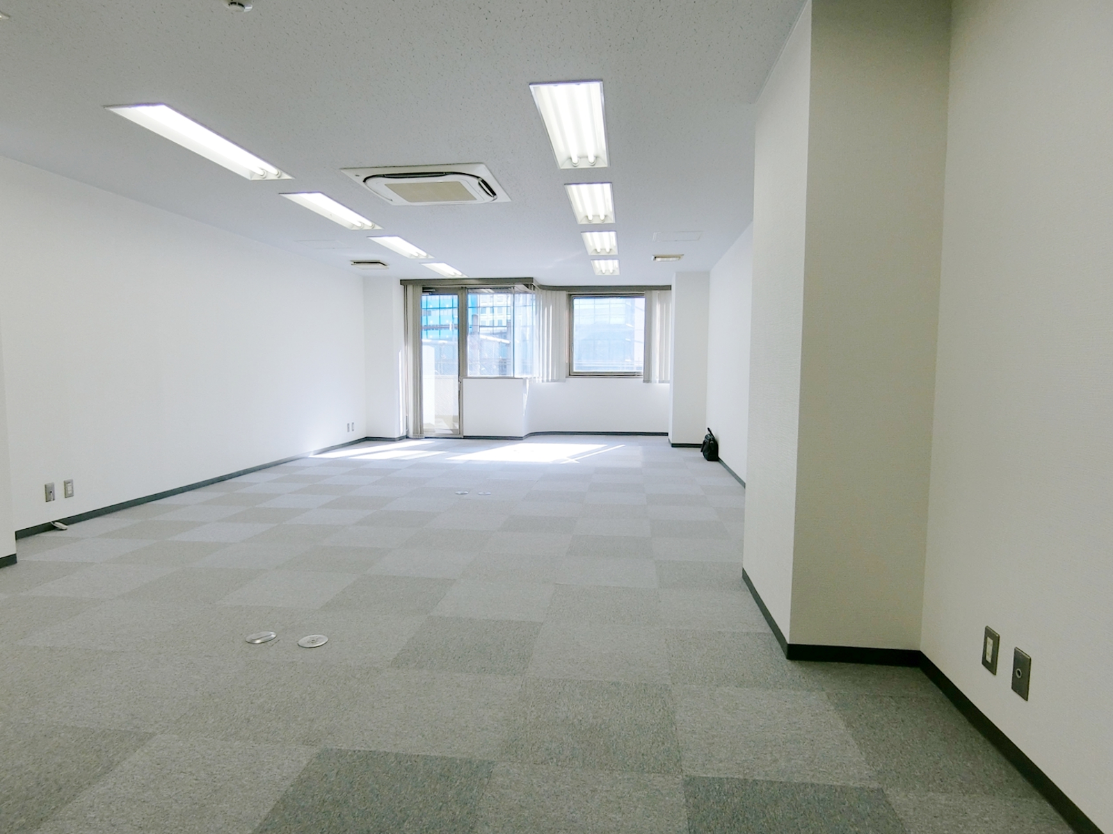 オフィス室内参考画像