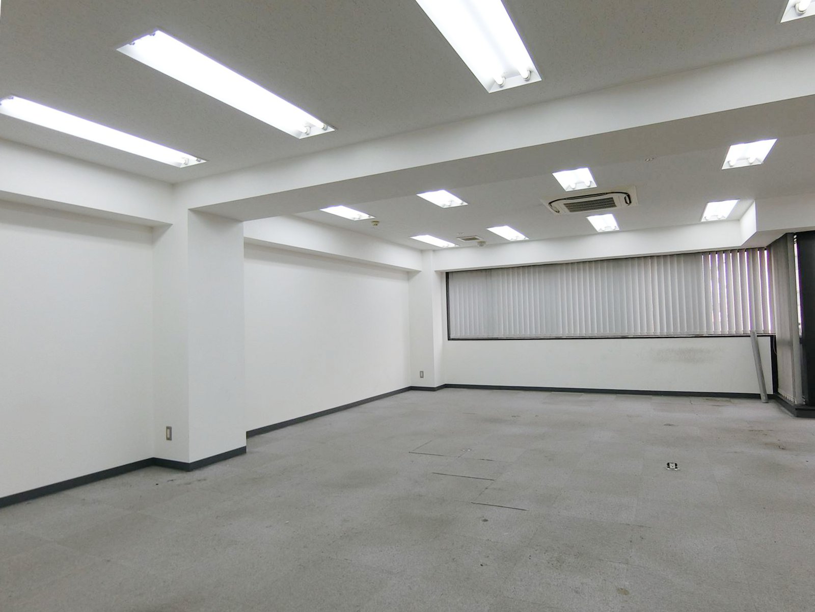 オフィス室内参考画像