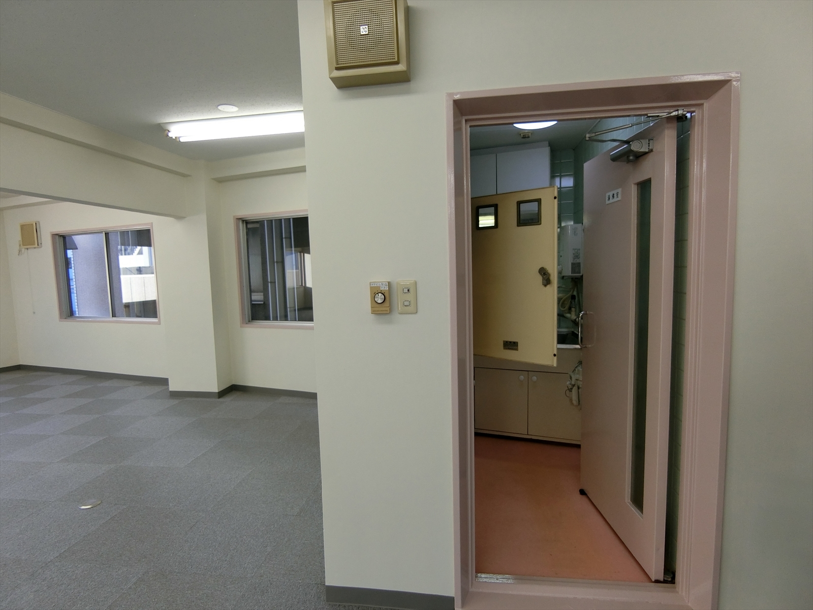 貸室出入り口