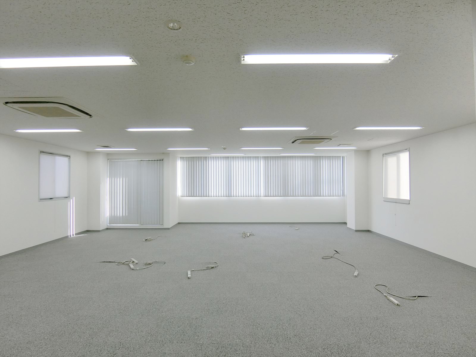 オフィス室内参考画像