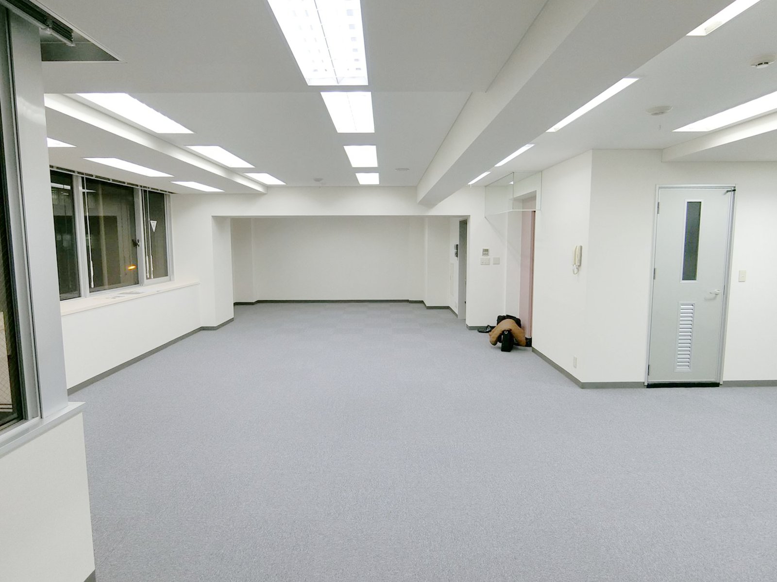 オフィス室内参考画像