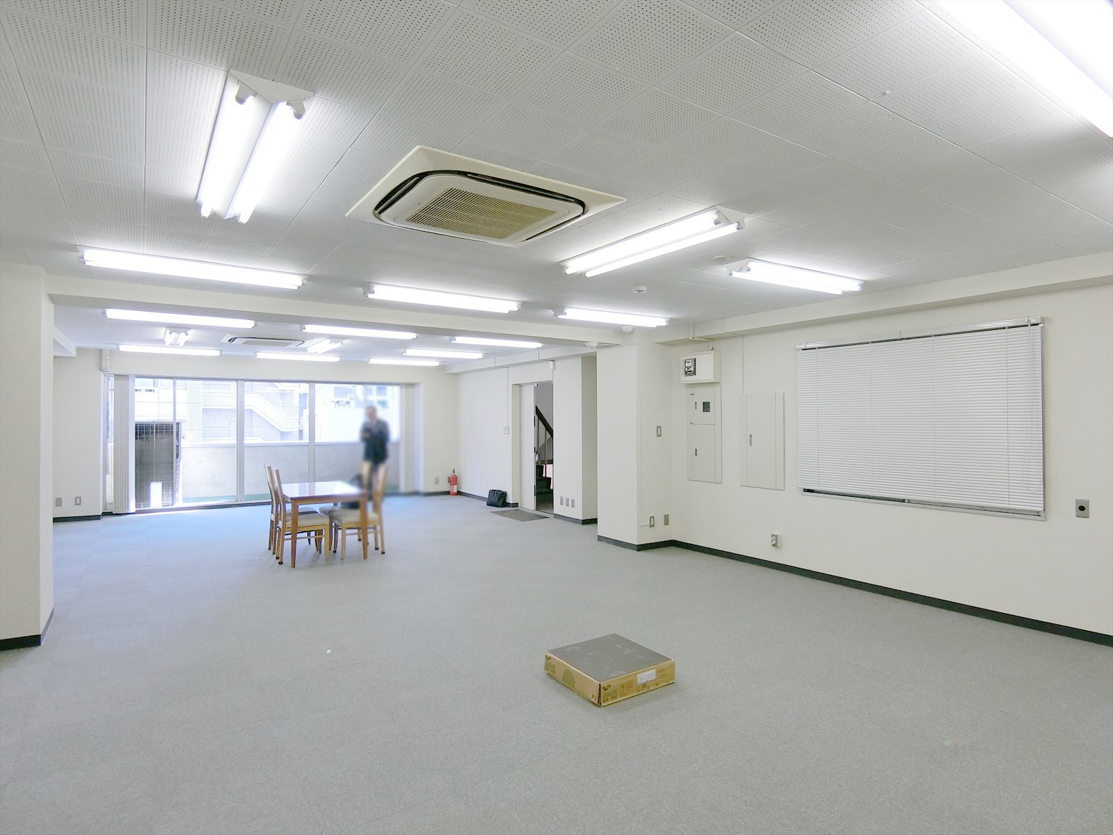 オフィス室内参考画像