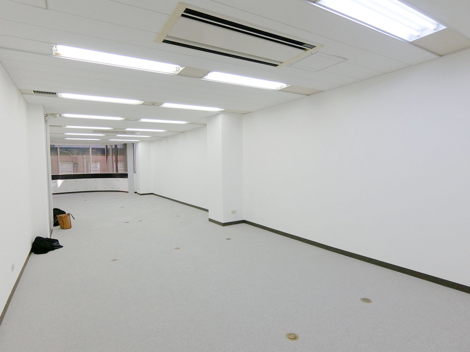 オフィス室内参考画像