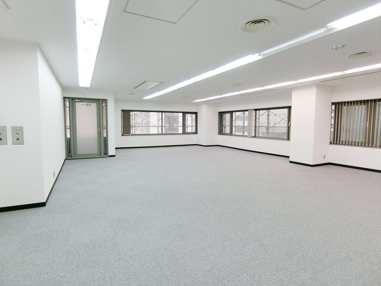 オフィス室内参考画像