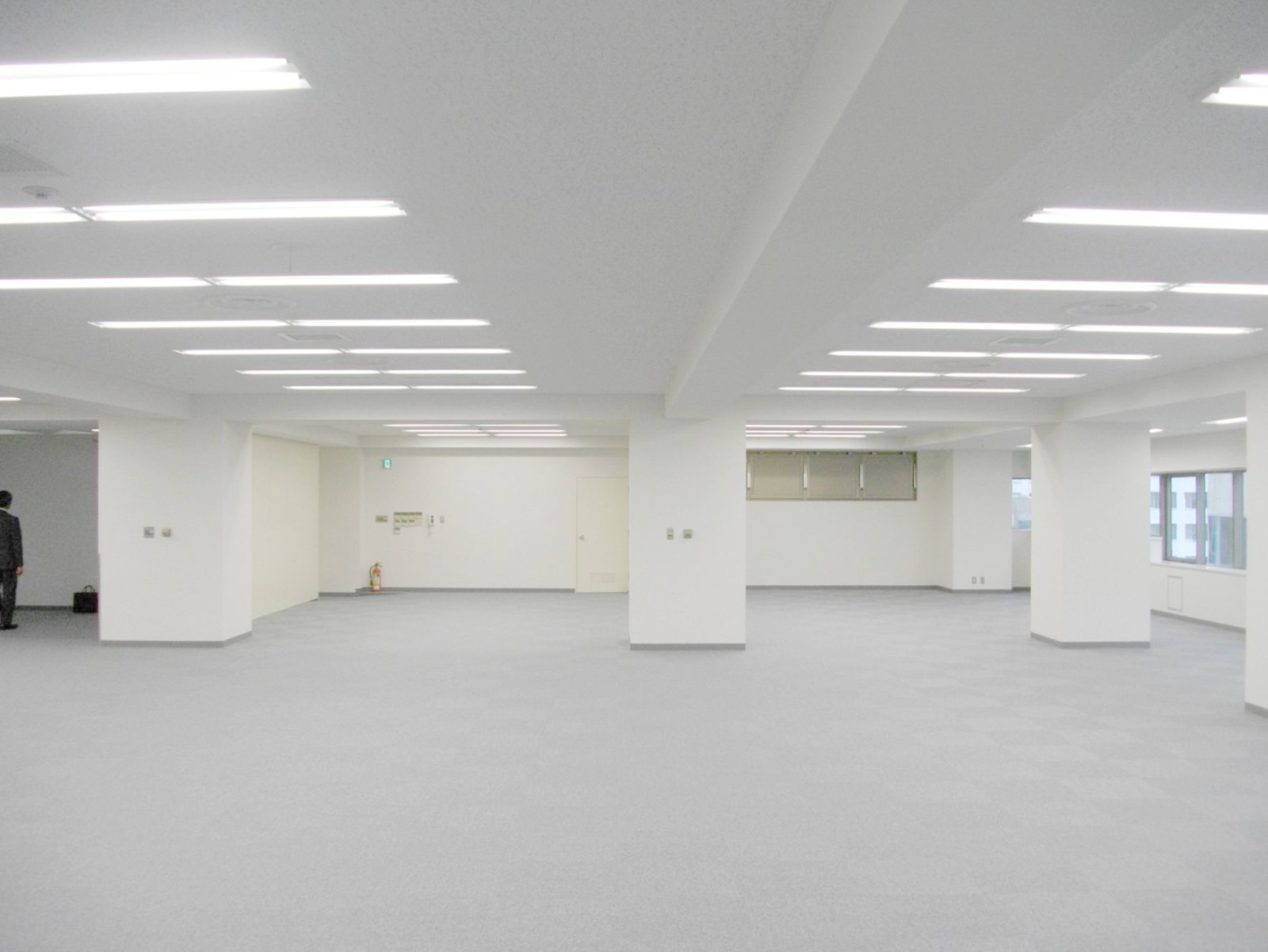 オフィス室内参考画像