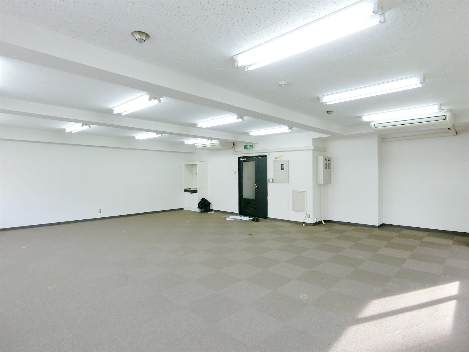 オフィス室内参考画像