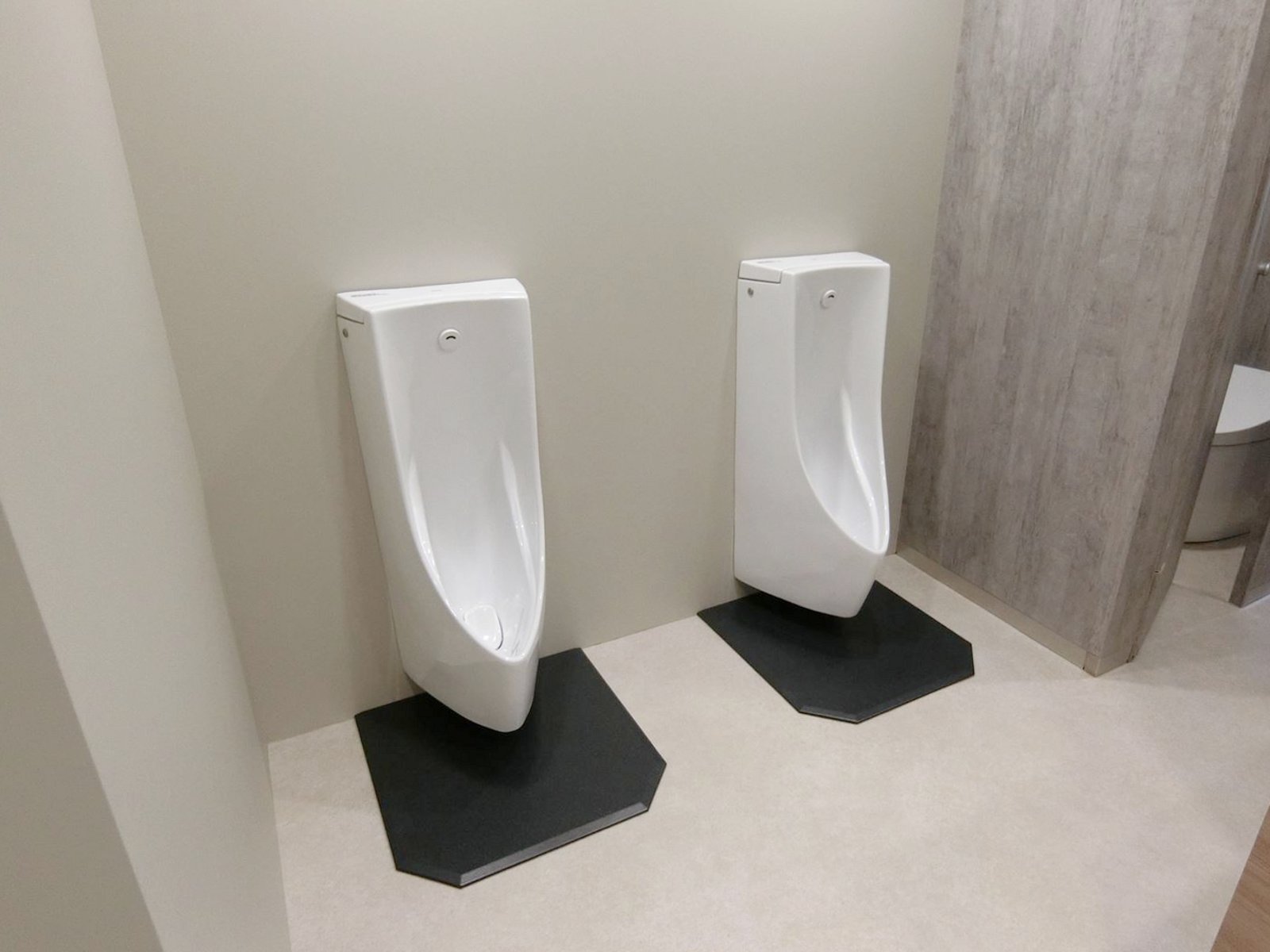 男性用トイレ