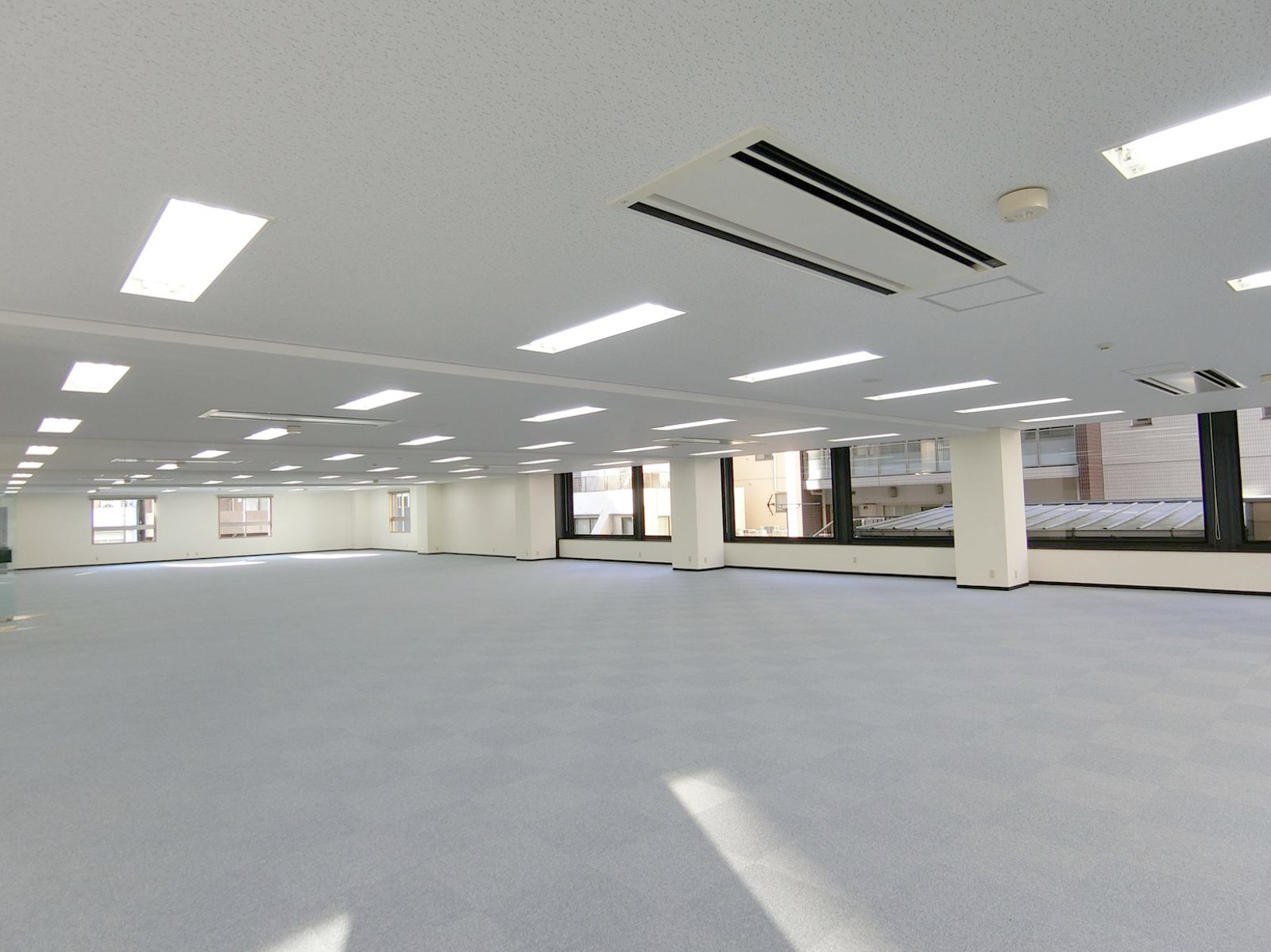 オフィス室内参考画像(4階)