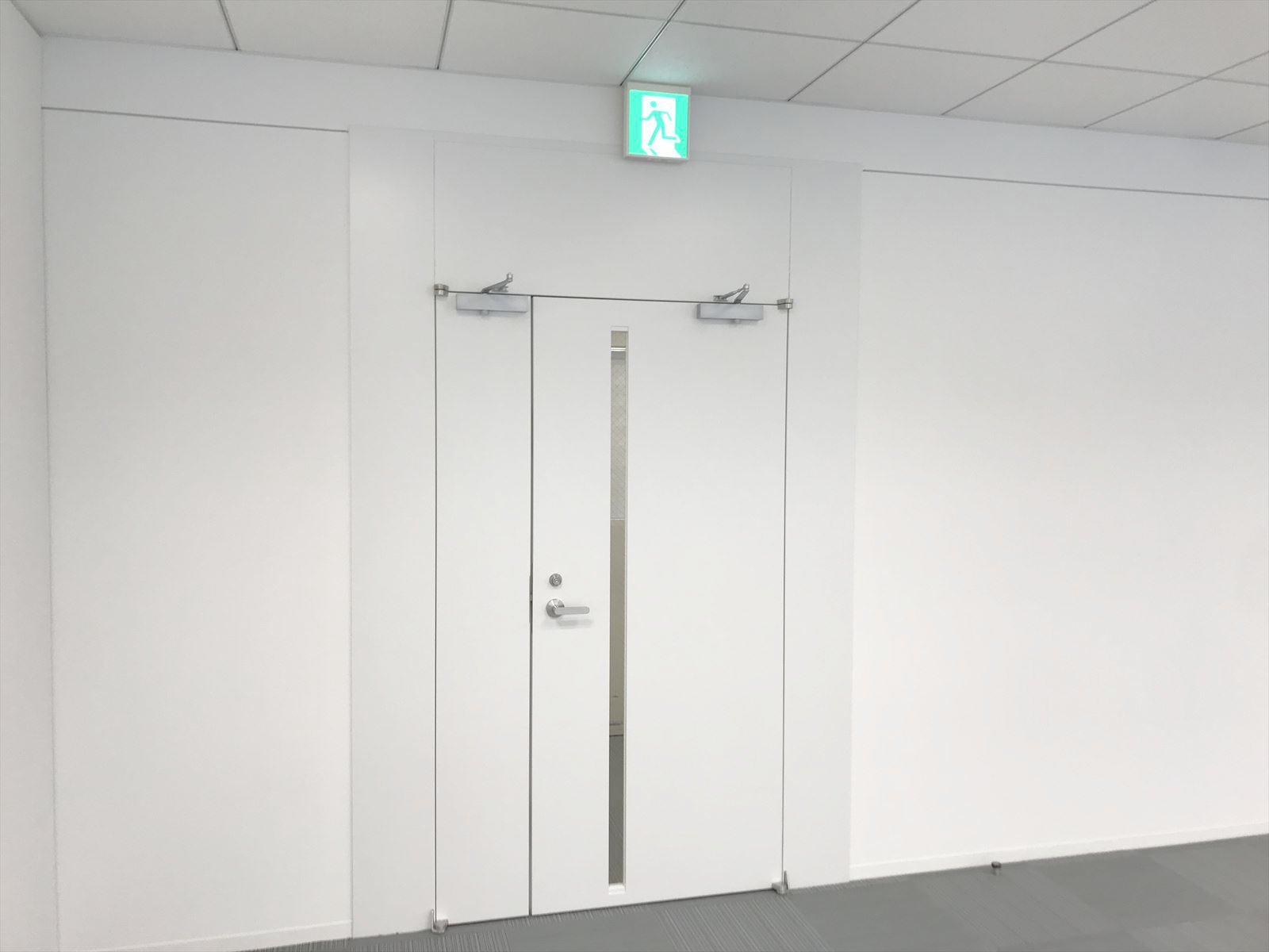 貸室出入り口