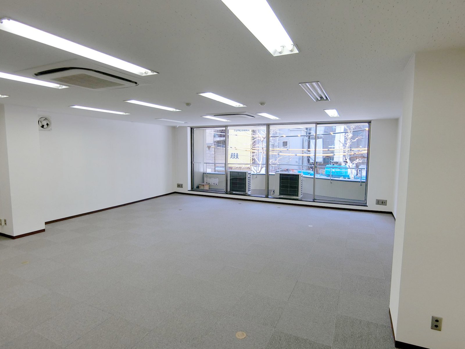 オフィス室内参考画像