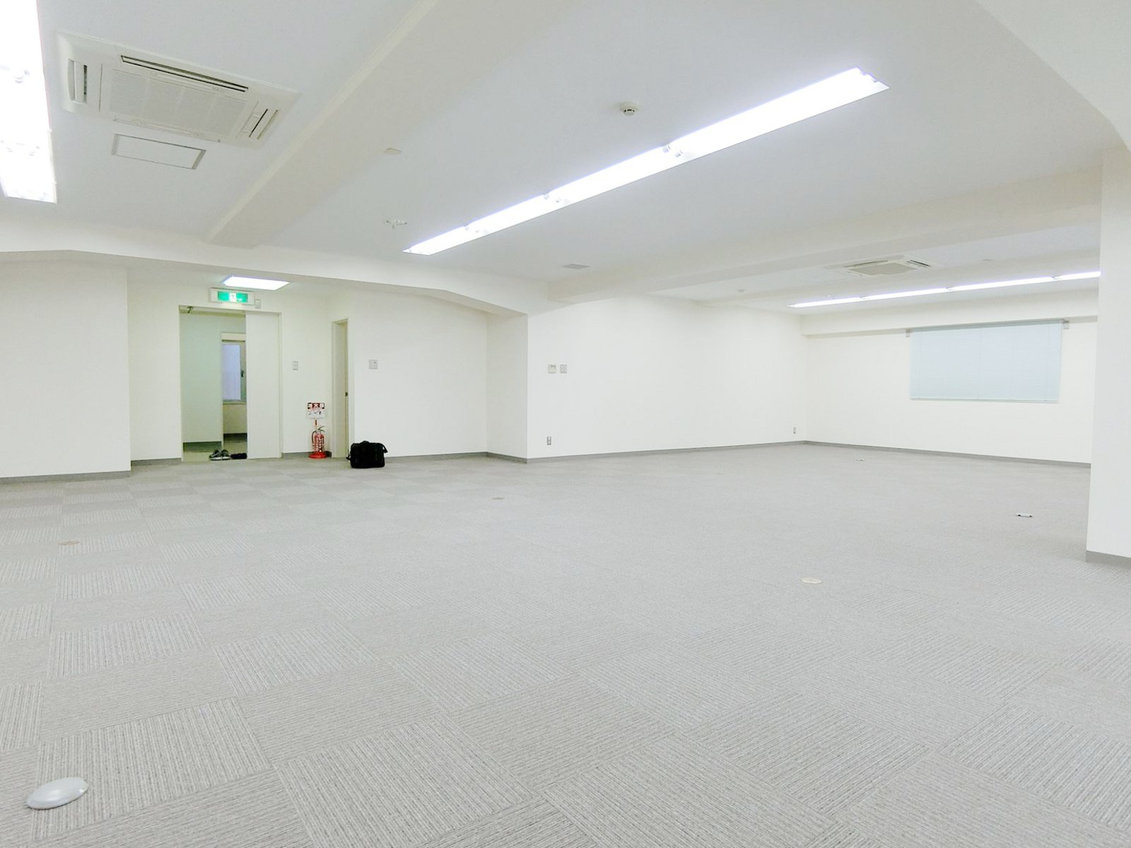 オフィス室内参考画像