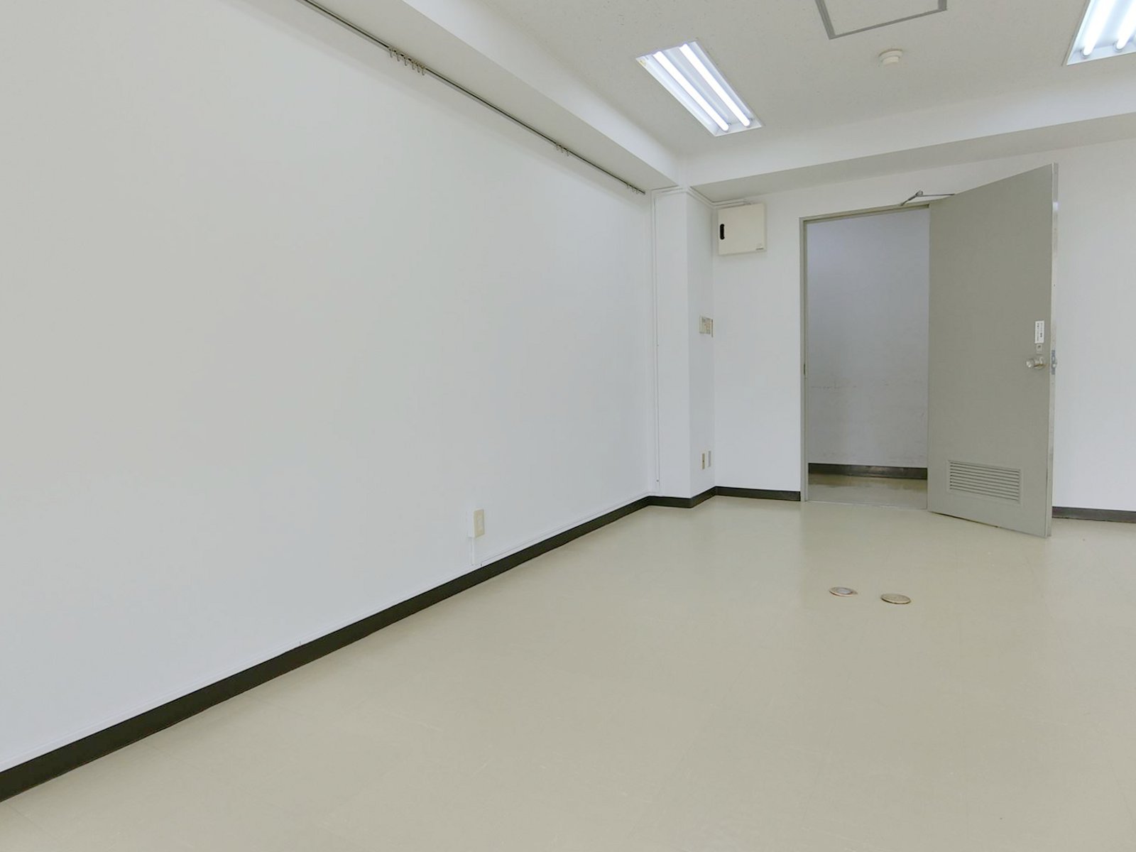貸室出入り口付近