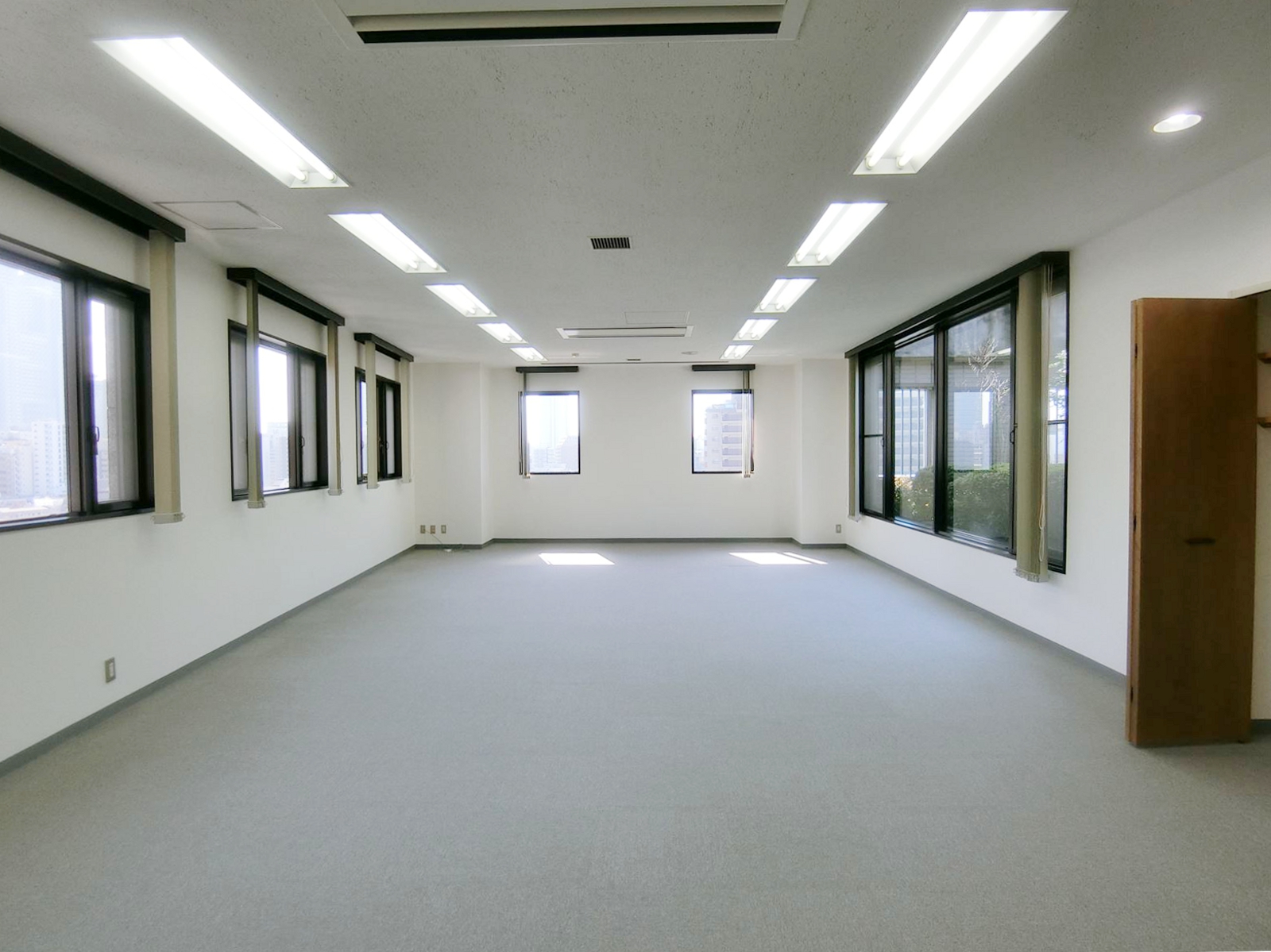 別角度の様子