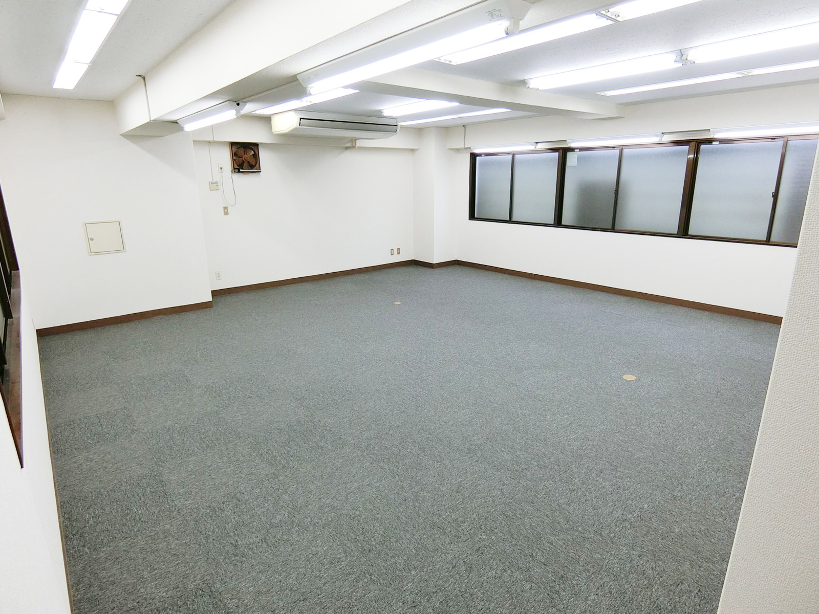 オフィス室内参考画像