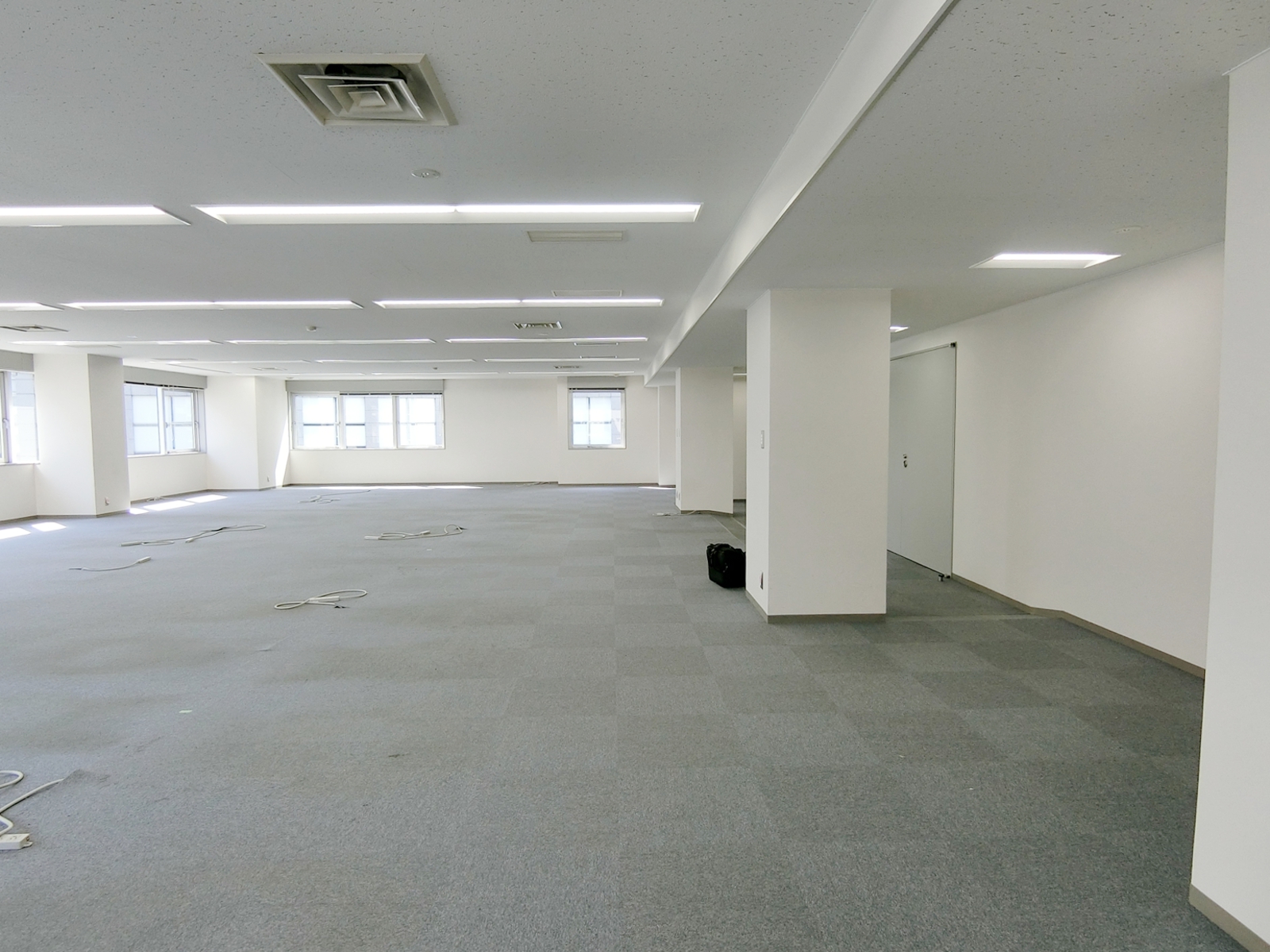 オフィス室内参考画像