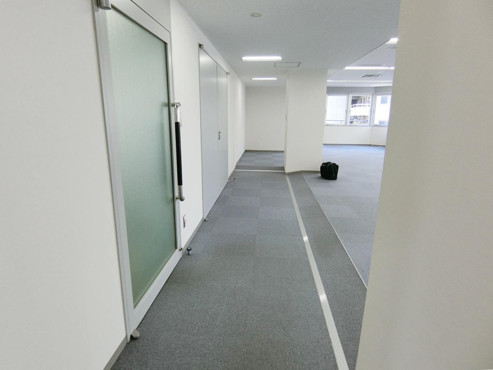貸室出入口付近