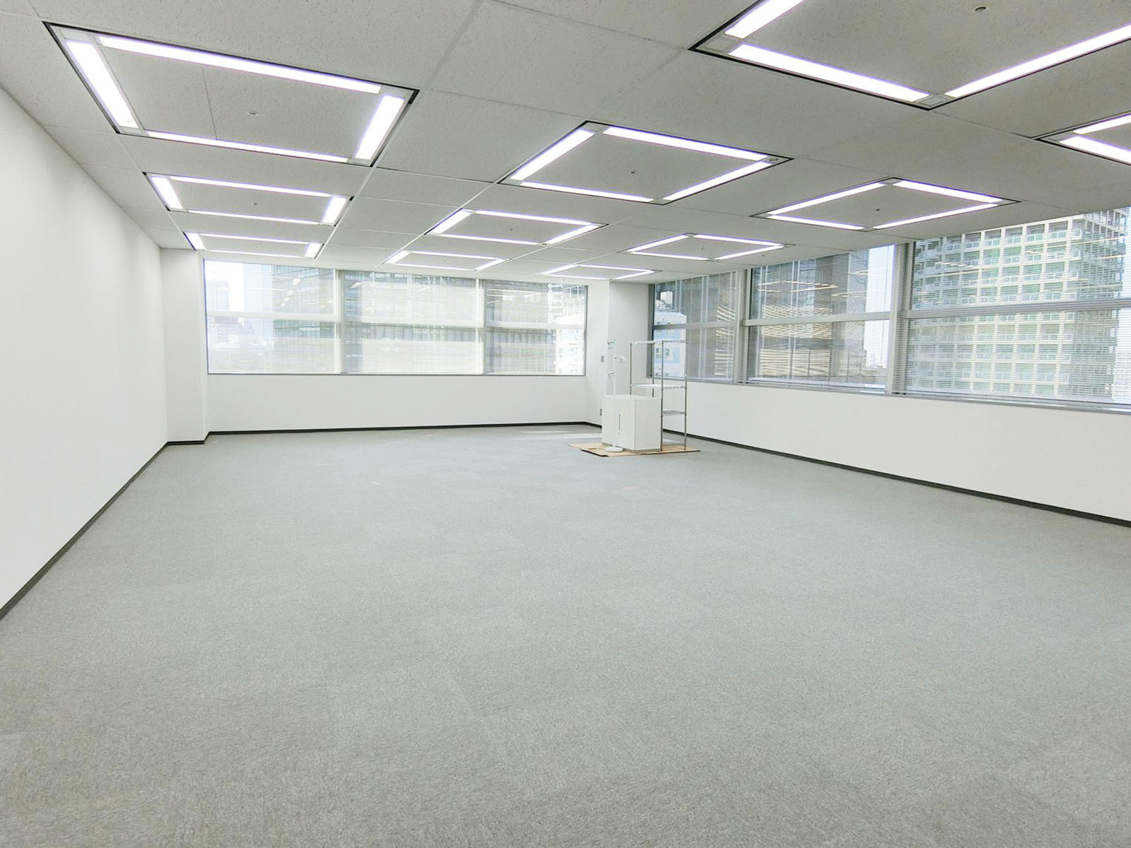 オフィス室内参考画像