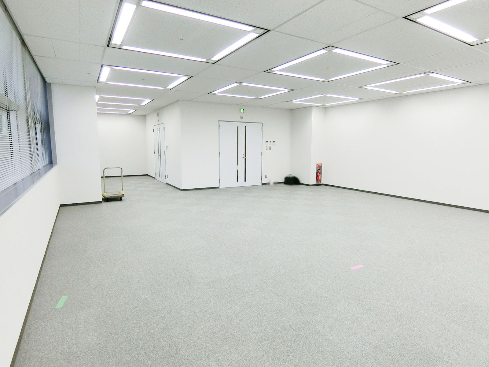 貸室奥から見た様子