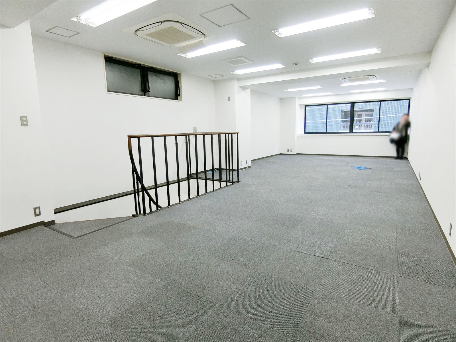 オフィス室内参考画像