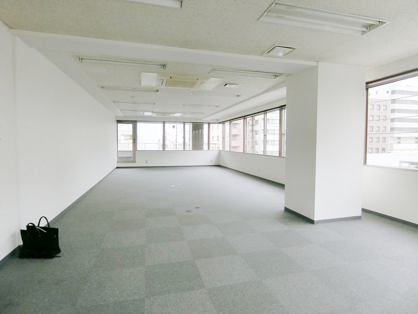 オフィス室内参考画像