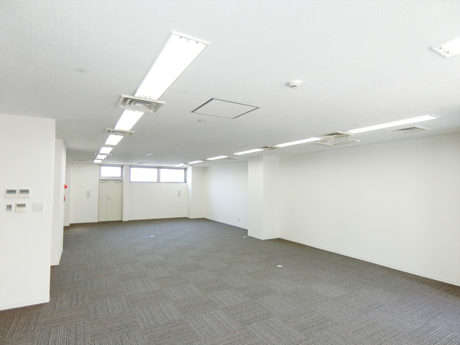 貸室奥から見た様子