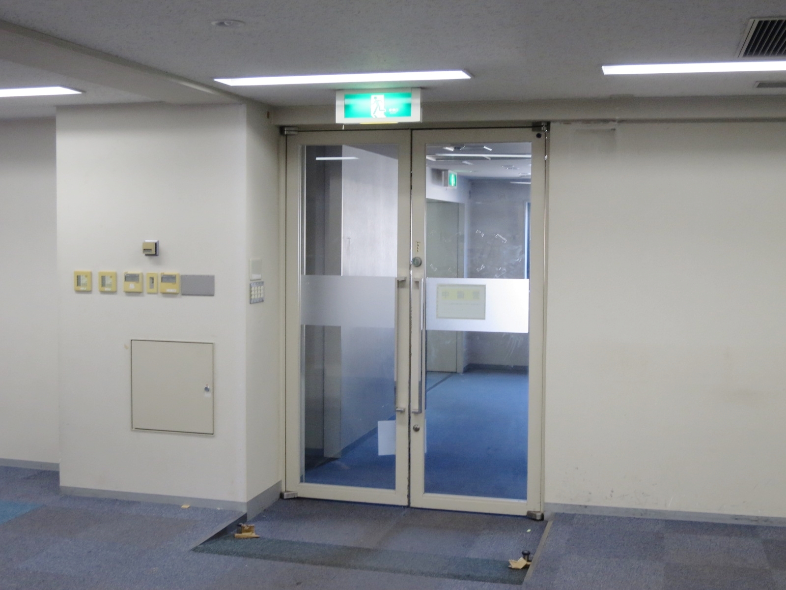 貸室出入口