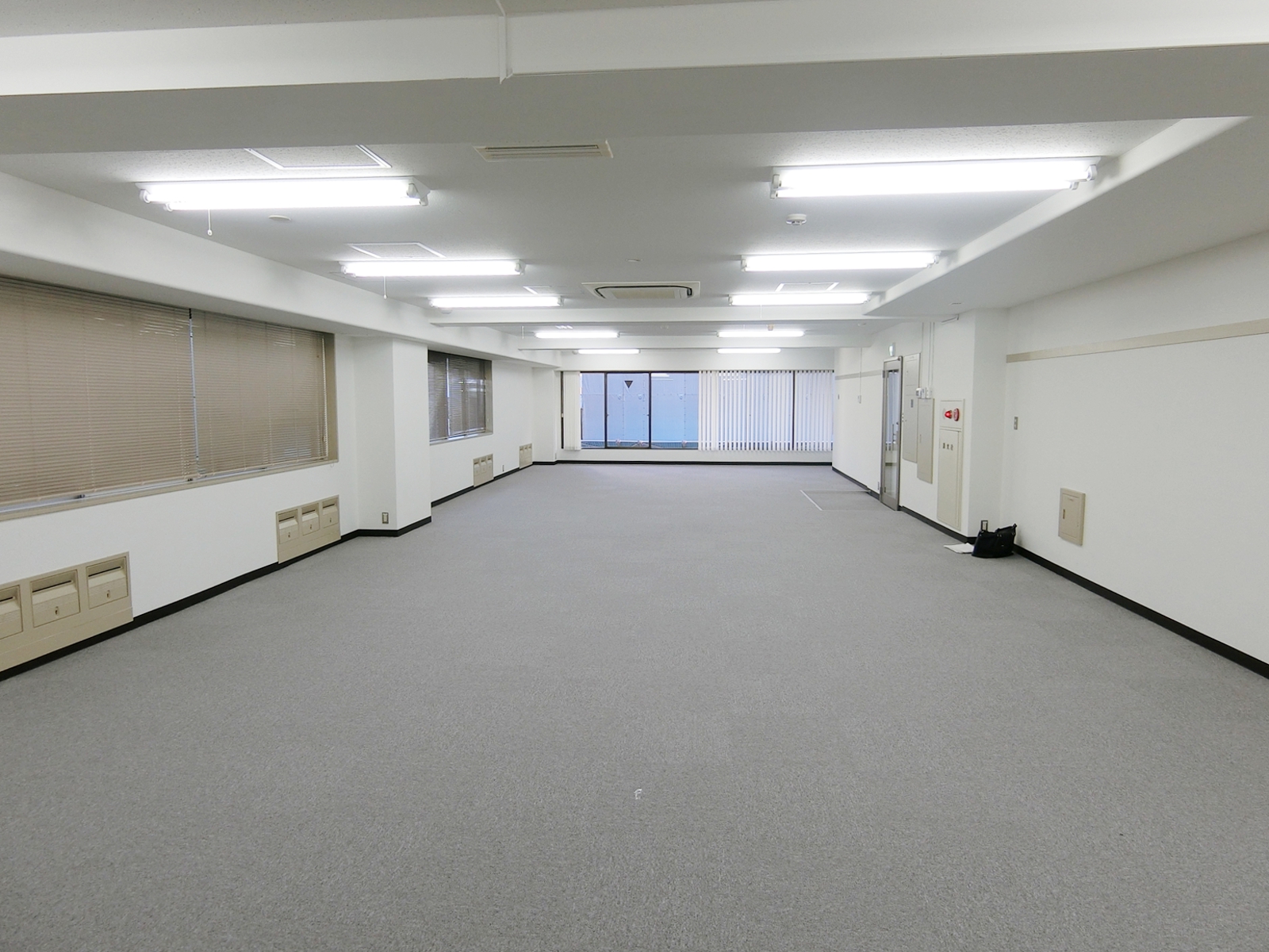 オフィス室内参考画像