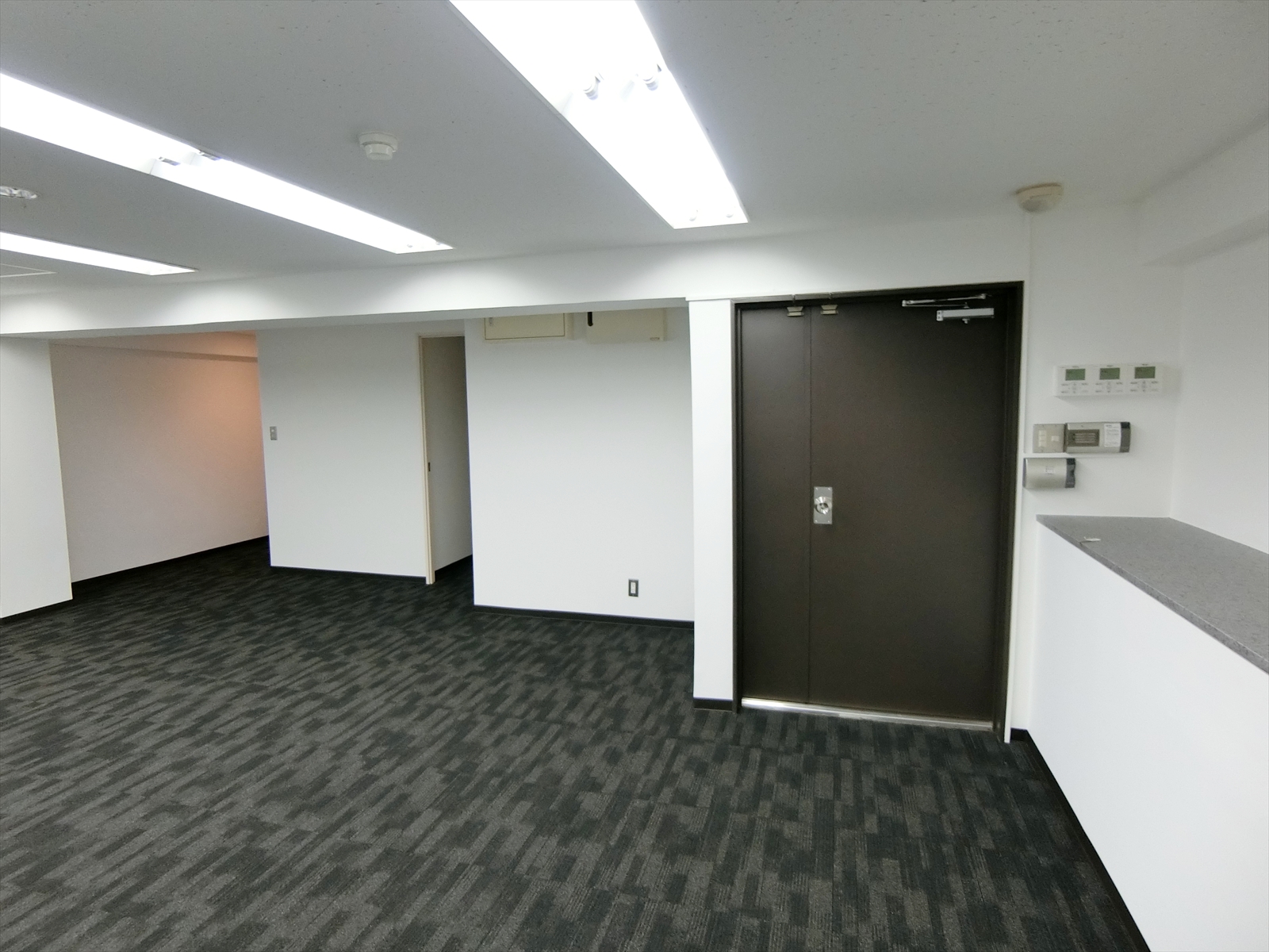 貸室奥から見た様子
