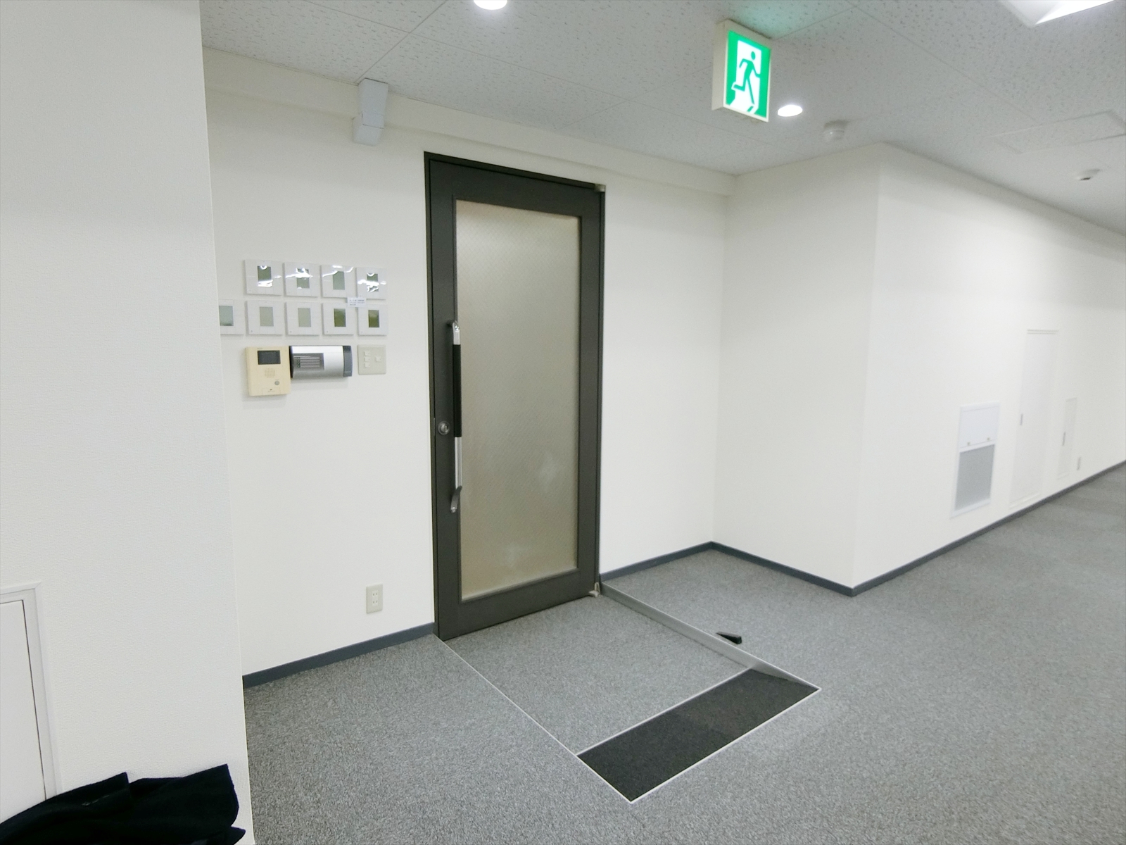貸室出入口